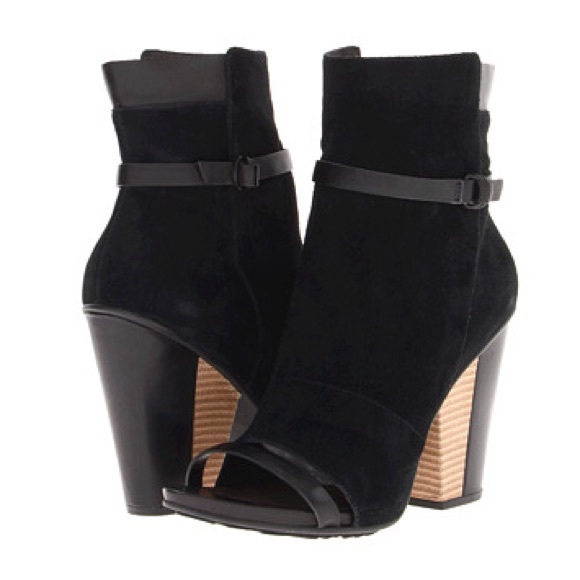 Tsubo Shoes - Tsubo Sevan black ankle boot with open toe Sz.8